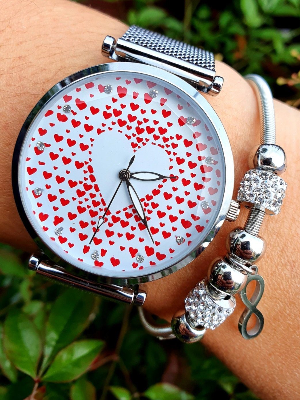Relógio Little Hearts 💕 + Oferta de uma pulseira